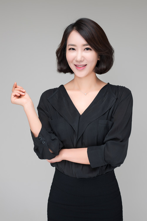 万盛千佼填 国际高级纹绣师